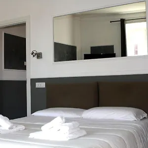 Apartment Coolhouse At Colosseo, Rome